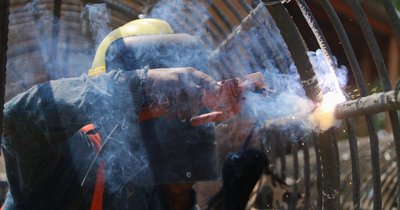 Spawanie MIG a MAG: jakie są różnice