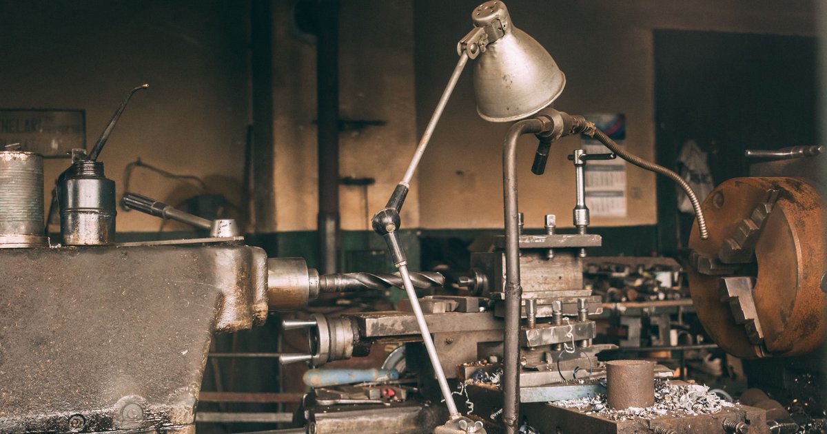 Tokarka warsztatowa – konserwacja i regulacja
